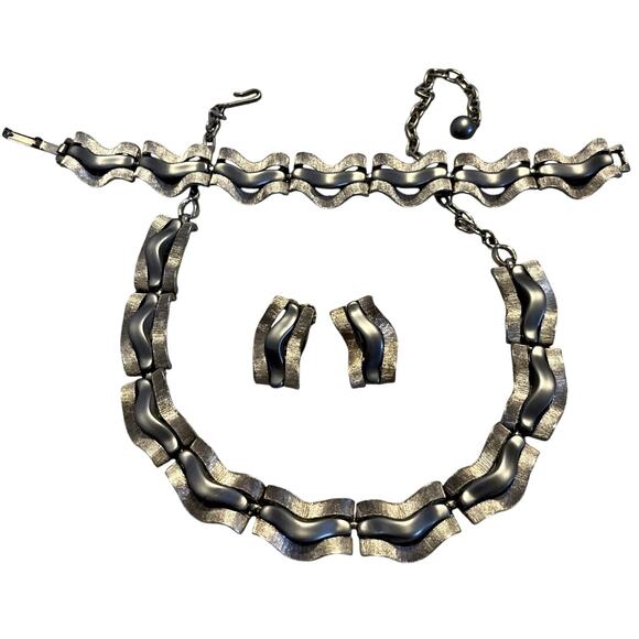 Vintage Jewelry - Mid Century Modern Silver Grey 4pc Set – Modernist  Jewelry Suite Vintage